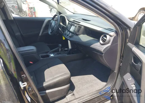 2016 Toyota Rav4 Le z USA, uszkodzony, nr VIN 2T3ZFREV0GW240878